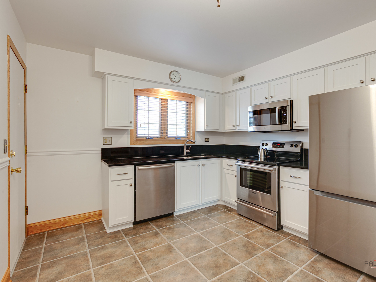 519 W Central Road #1B, Mount Prospect, IL 60056
