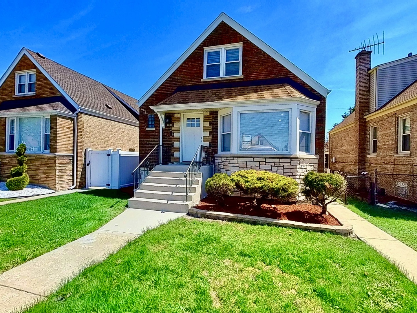 8033 S Troy Street, Chicago, IL 60652