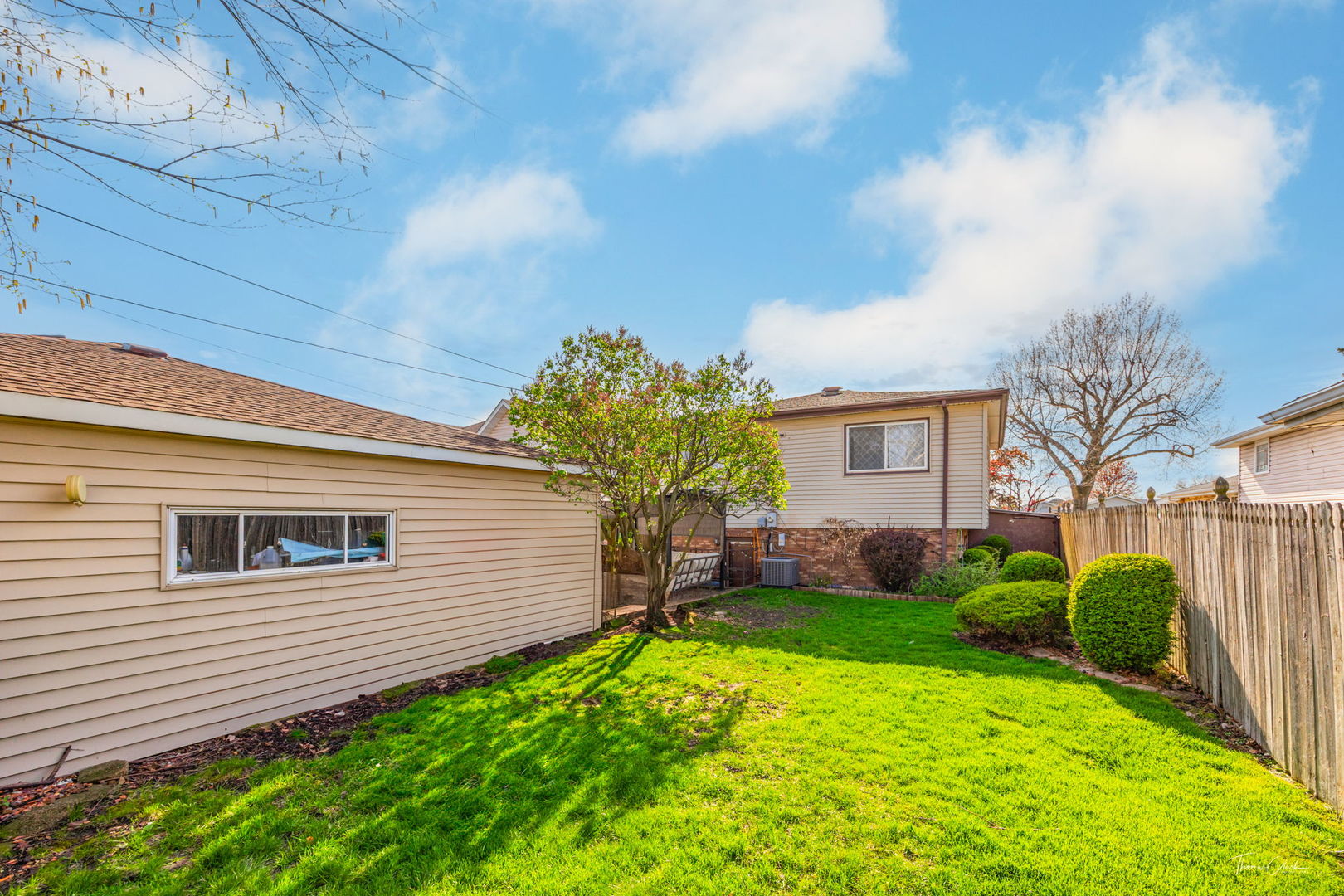 8327 S 78TH Avenue, Bridgeview, IL 60455