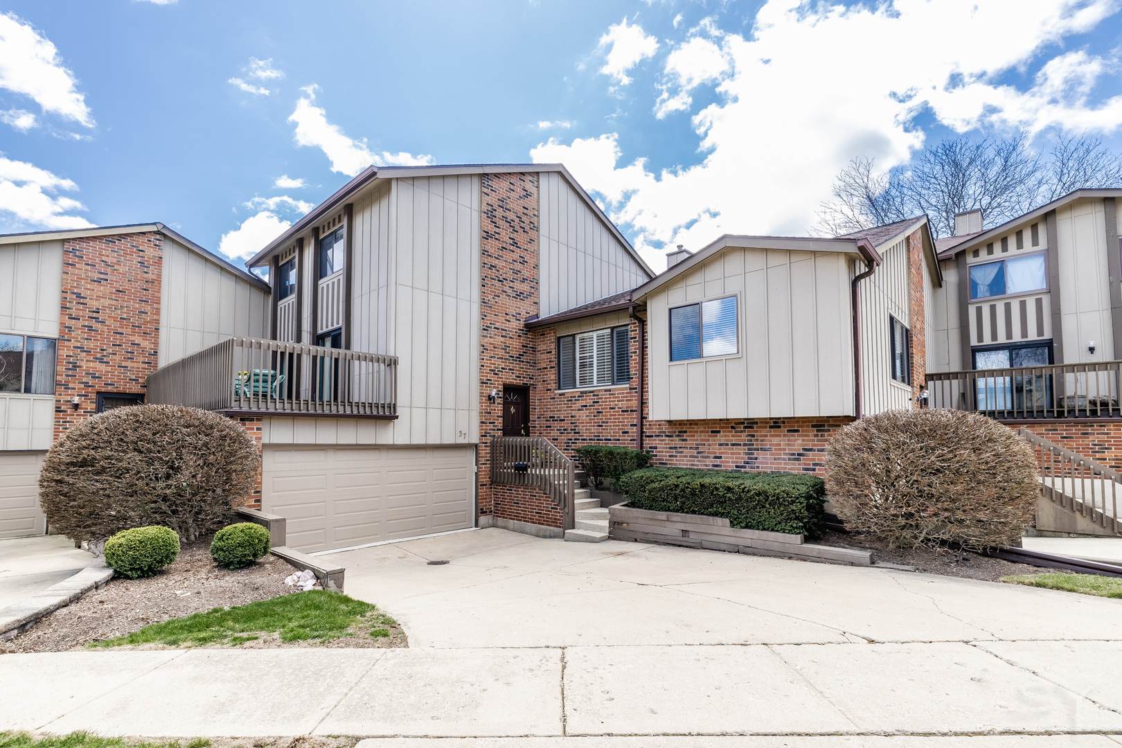 37 Portwine Road, Willowbrook, IL 60527