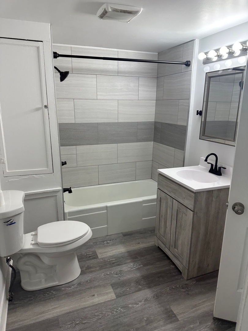 2318 Washington Street #1, Waukegan, IL 60085