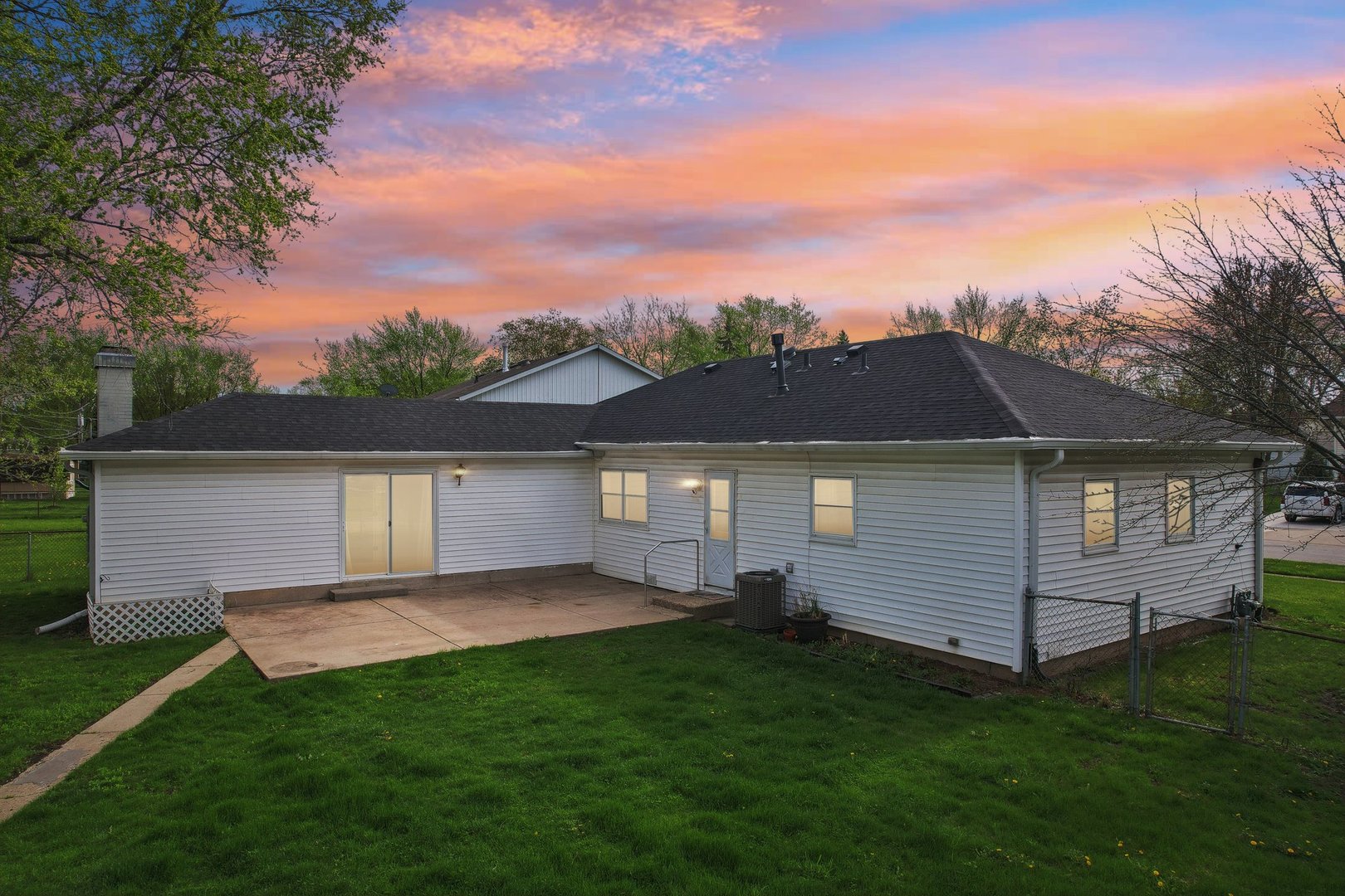 1601 Alexander Avenue, Streamwood, IL 60107