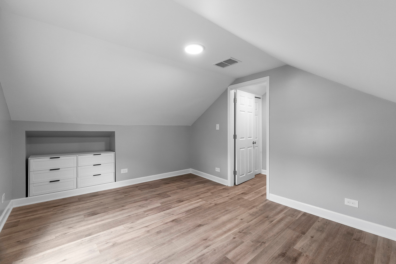 1100 S 3rd Avenue, Maywood, IL 60153