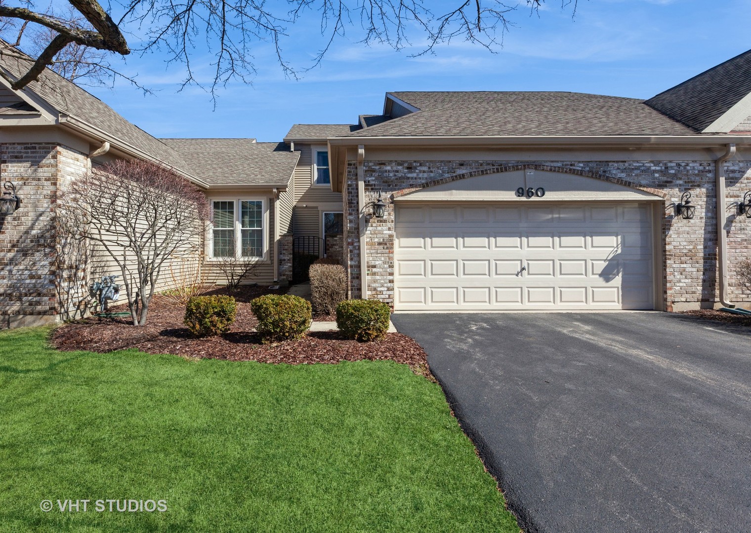 960 Heathrow Lane, Naperville, IL 60540