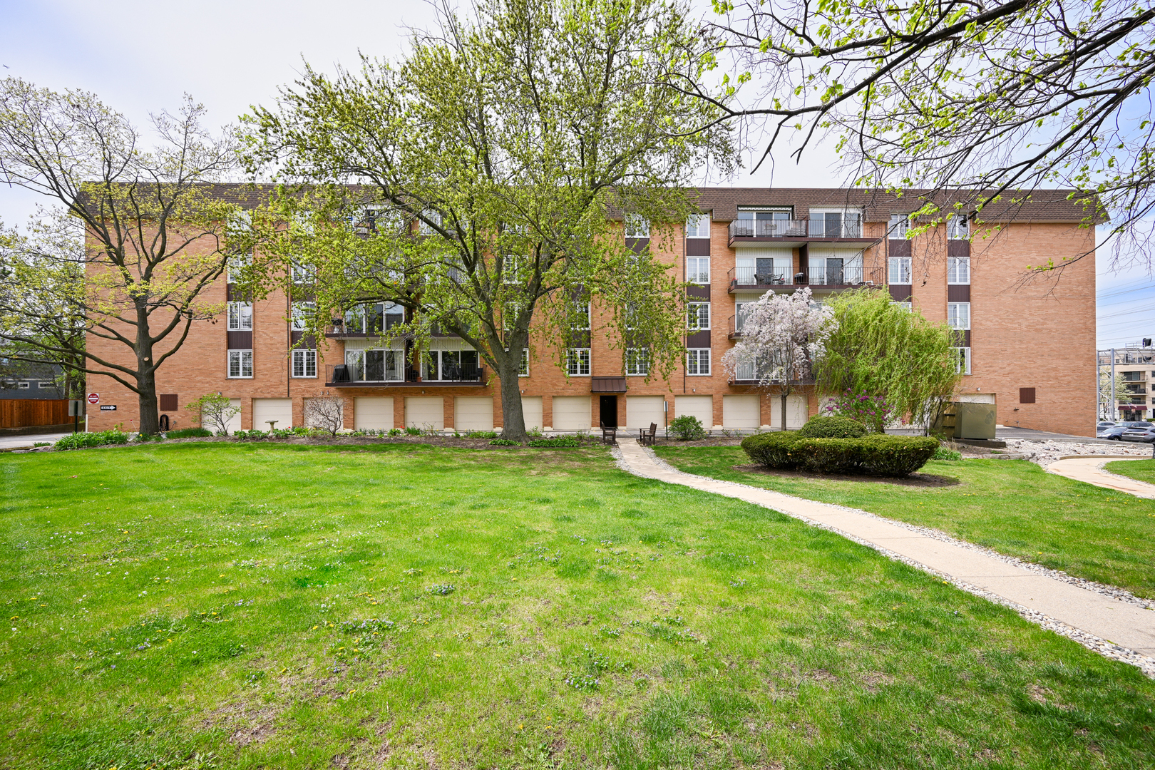 441 Park Boulevard #3I, Glen Ellyn, IL 60137