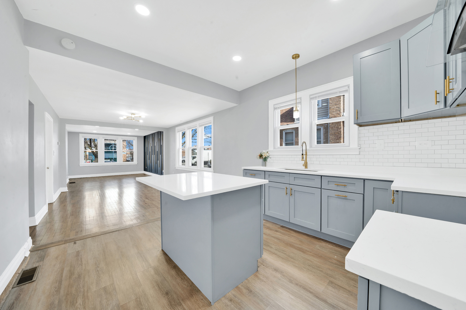 3723 W 55th Street, Chicago, IL 60632