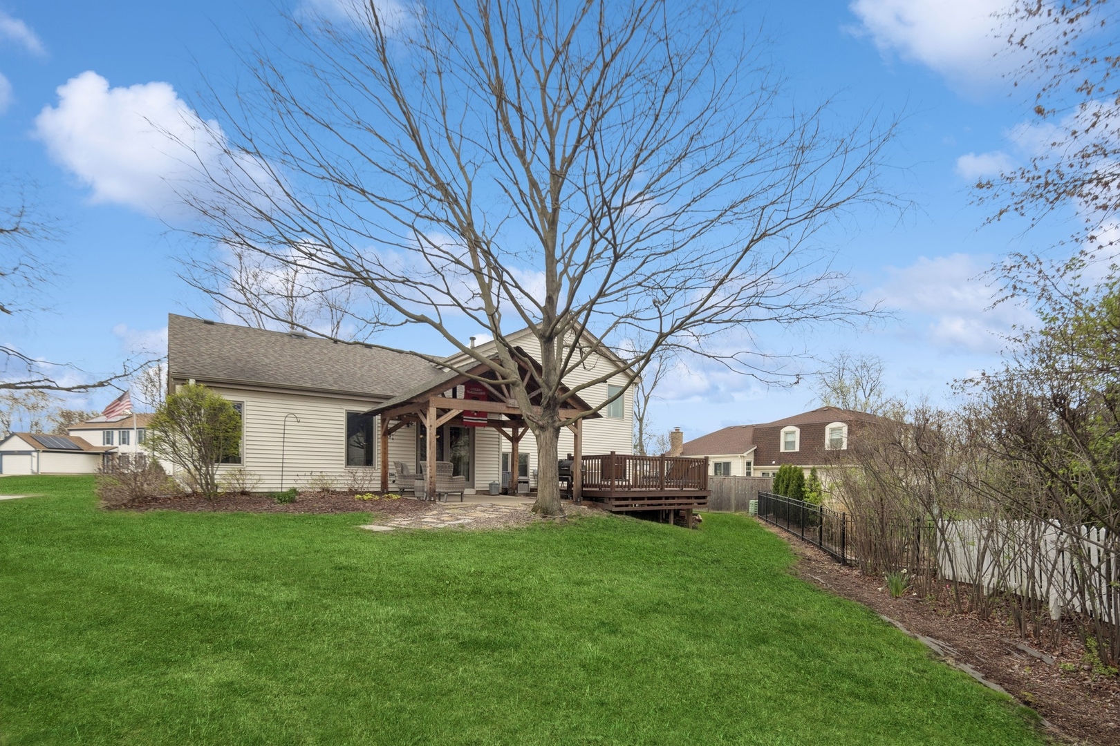 1445 Jasper Drive, Wheaton, IL 60189