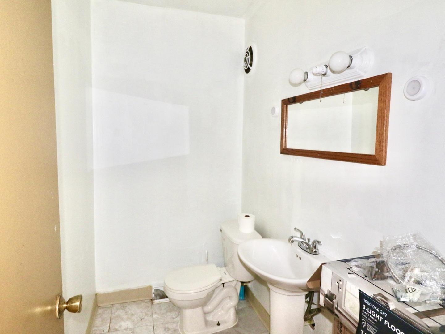 1370 FARGO Avenue #E, Des Plaines, IL 60018