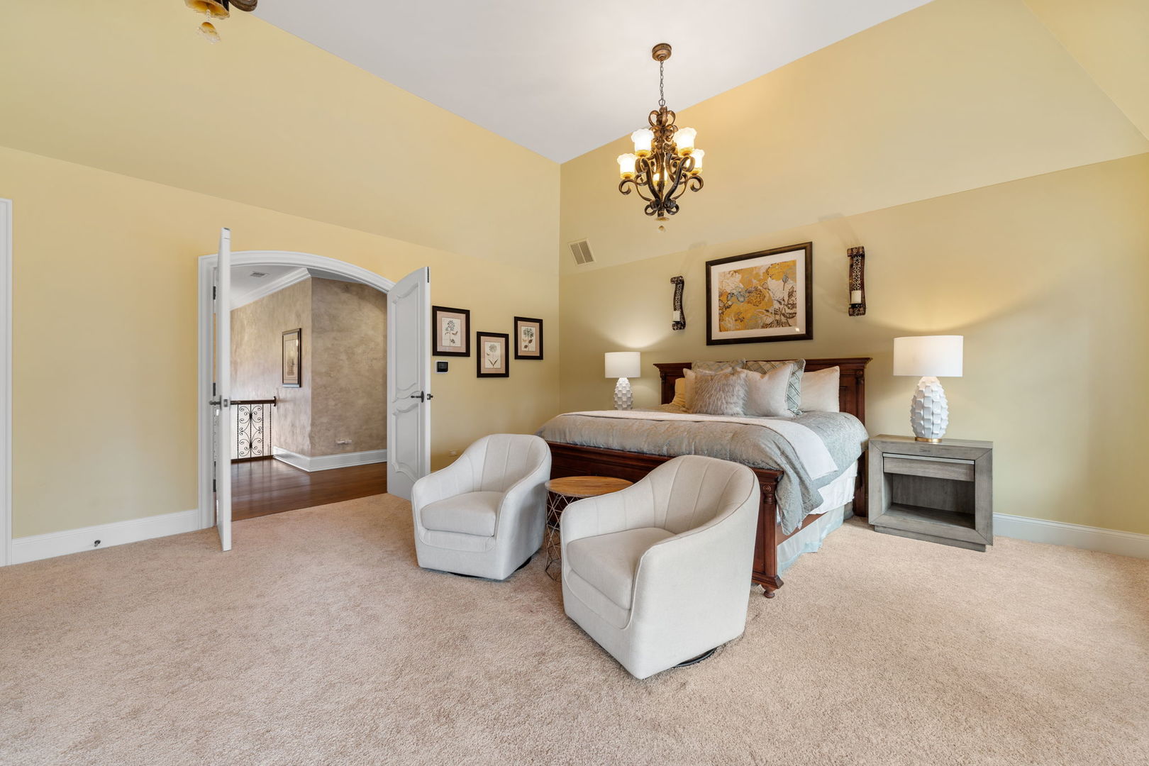 26w051 W Mohican Drive, Wheaton, IL 60189