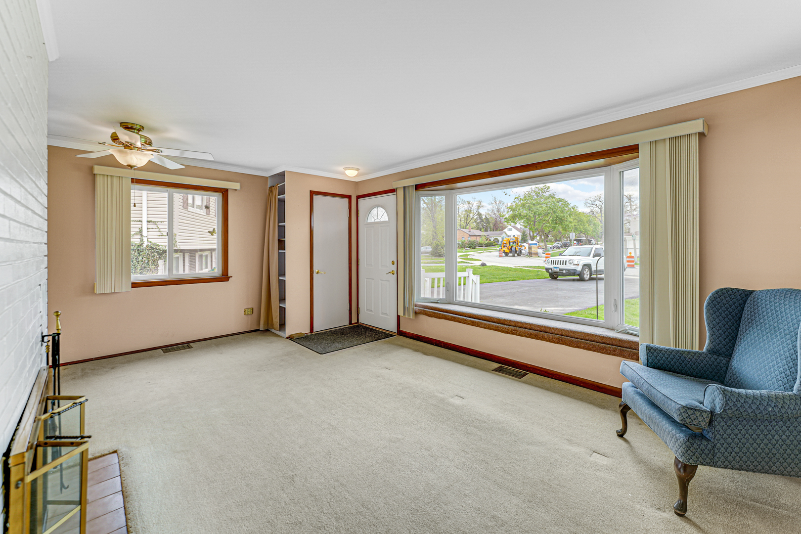 106 W Hickory Road, Lombard, IL 60148