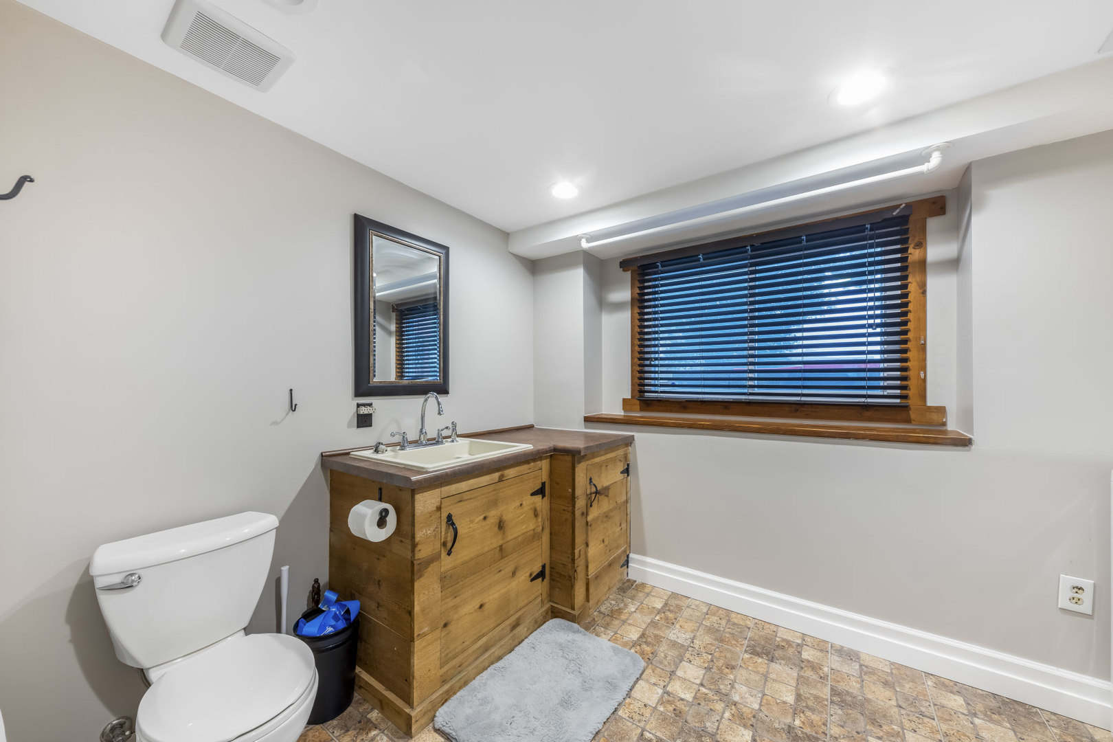24221 S Edwin Drive, Channahon, IL 60410