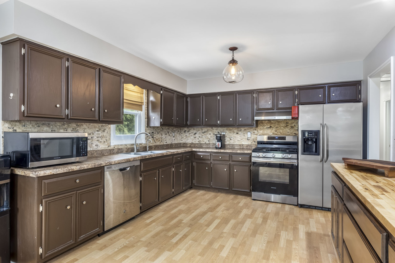 24221 S Edwin Drive, Channahon, IL 60410