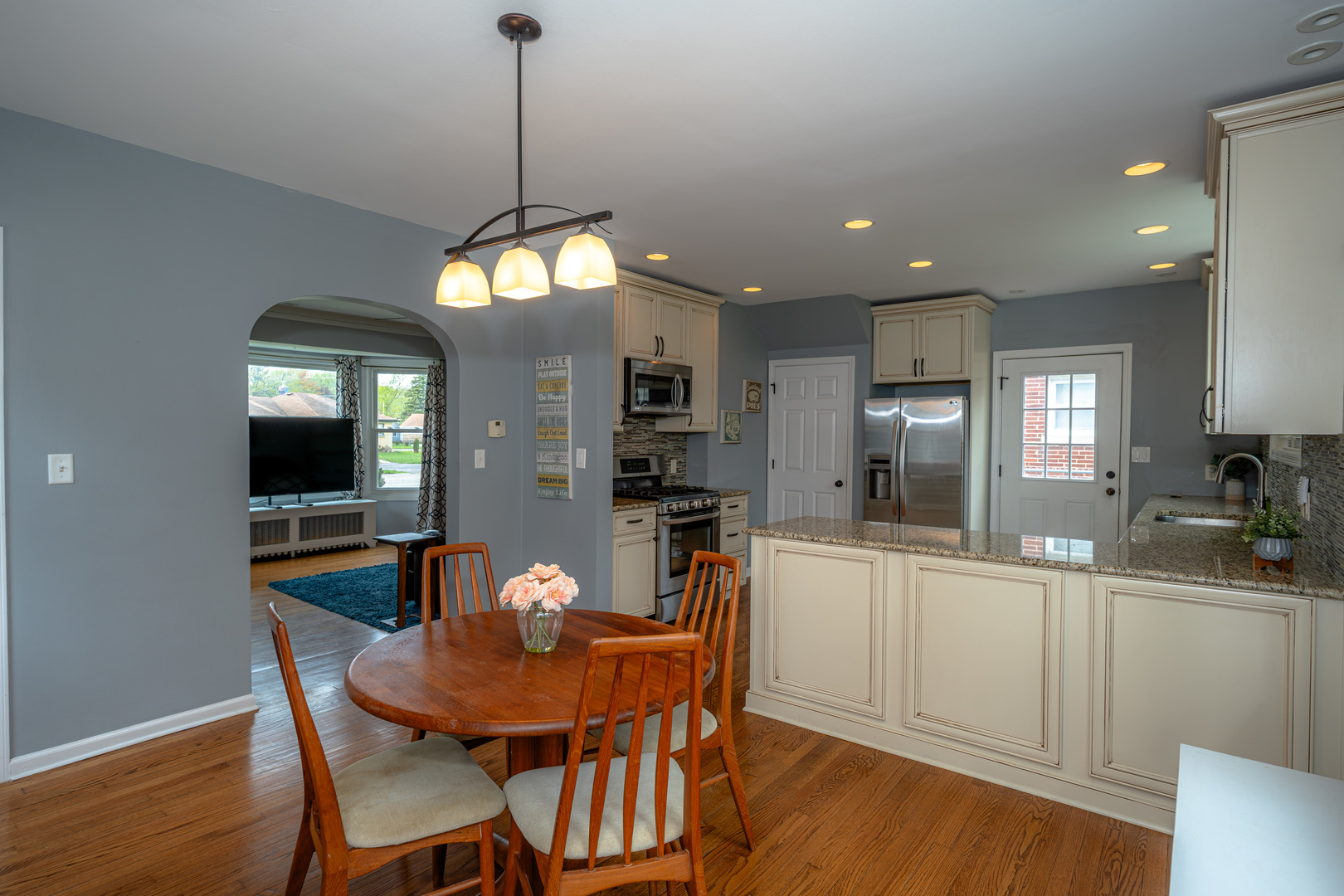 463 Brice Avenue, Mundelein, IL 60060