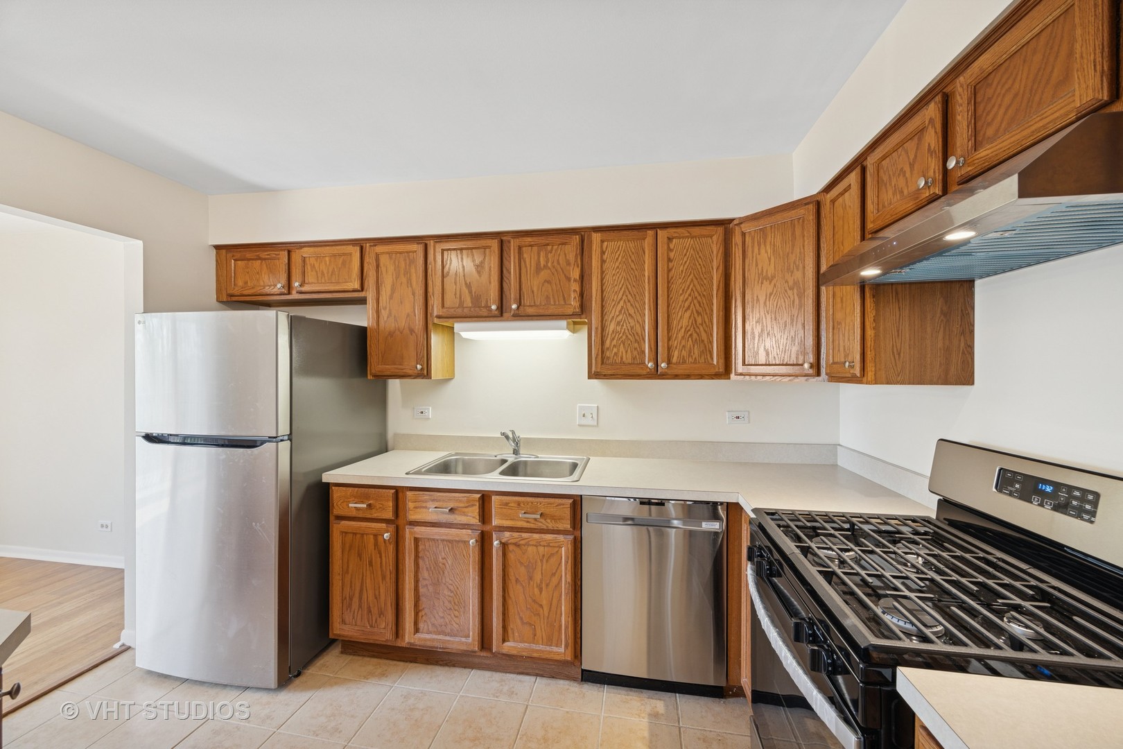 1121-W Hinswood Drive #205, Darien, IL 60561