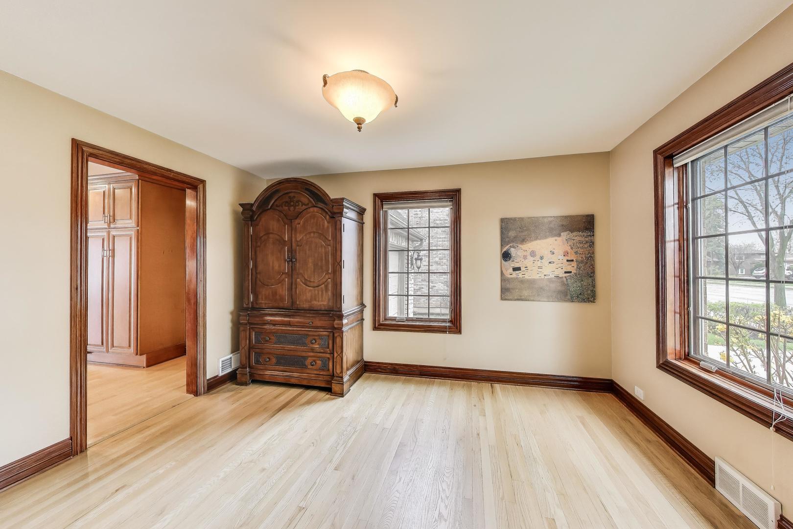 1634 S Cumberland Avenue, Park Ridge, IL 60068