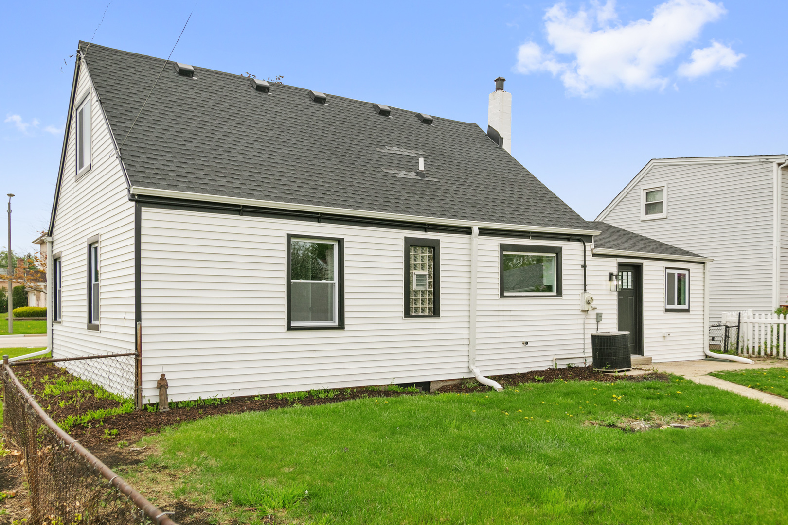 5347 S 6th Avenue, Countryside, IL 60525