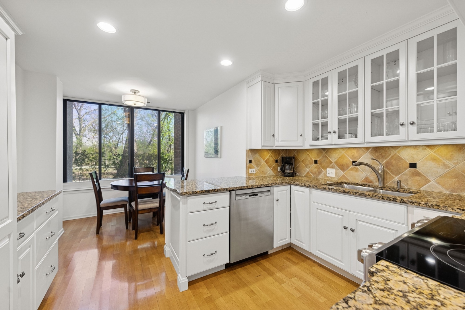 1401 Burr Oak Road #116B, Hinsdale, IL 60521