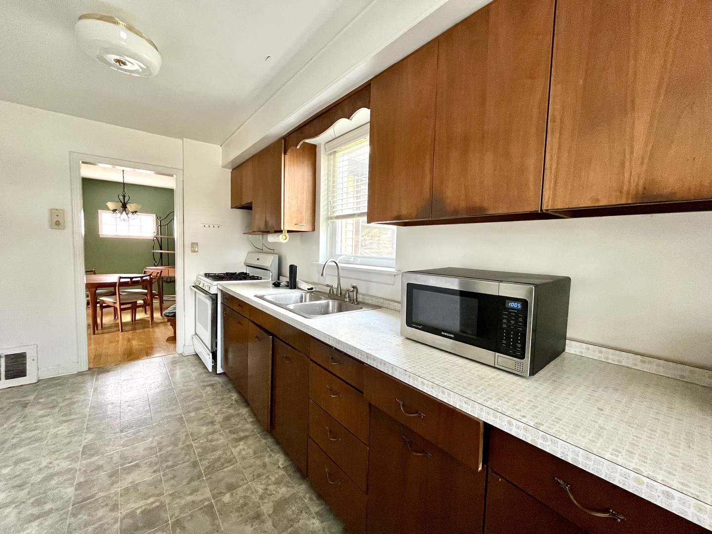 1140 Blanchan Avenue, La Grange Park, IL 60526