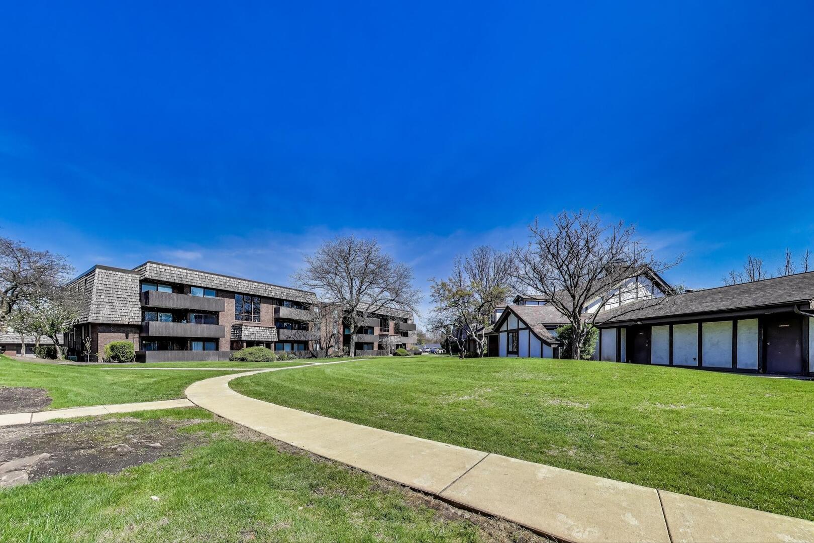 493 TIMBER RIDGE Drive #205, Carol Stream, IL 60188