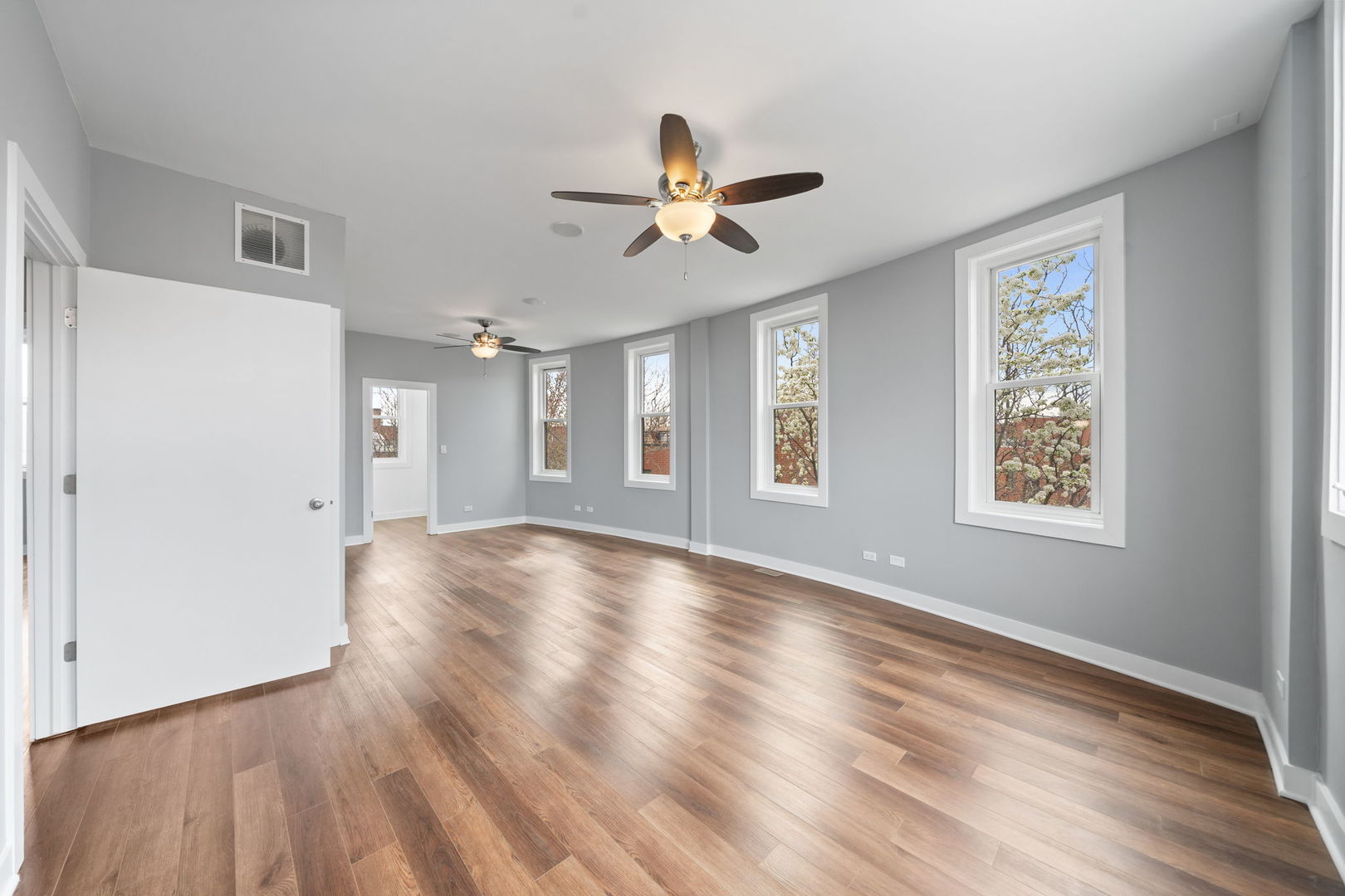 2864 N Riverwalk Drive, Chicago, IL 60618