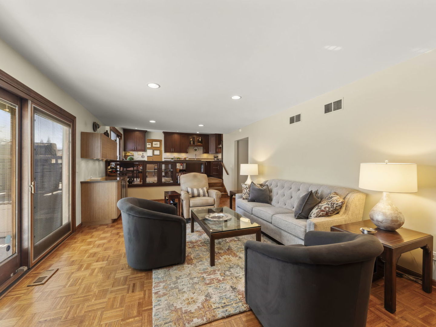 1221 N Hickory Trail, Addison, IL 60101
