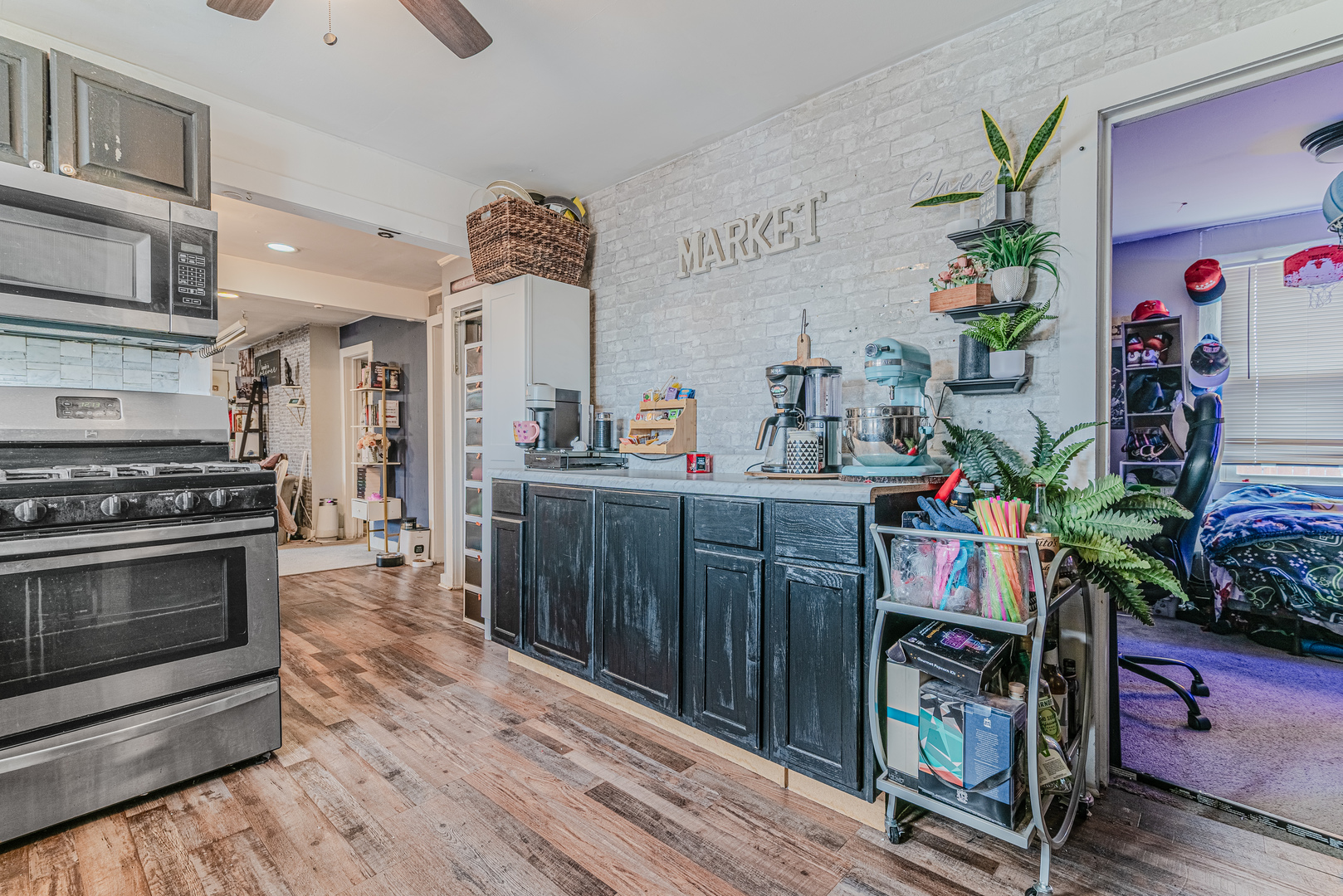 209 N Melrose Avenue, Elgin, IL 60123