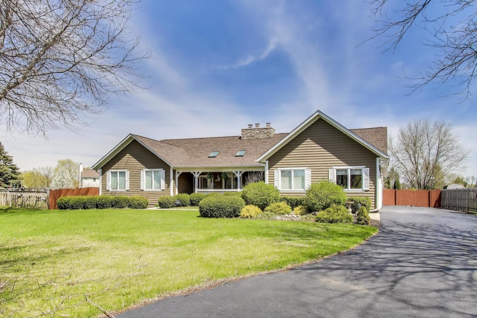 2502 S Hidden Trail, Spring Grove, IL 60081