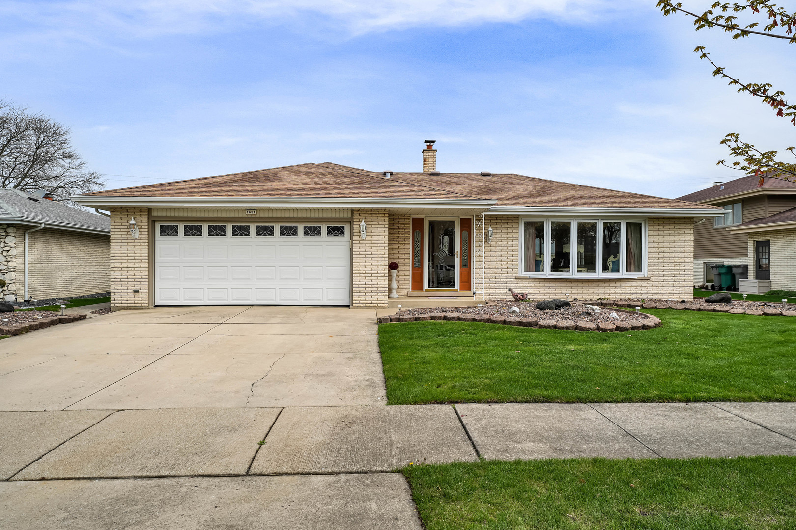 7654 Chestnut Drive, Orland Park, IL 60462