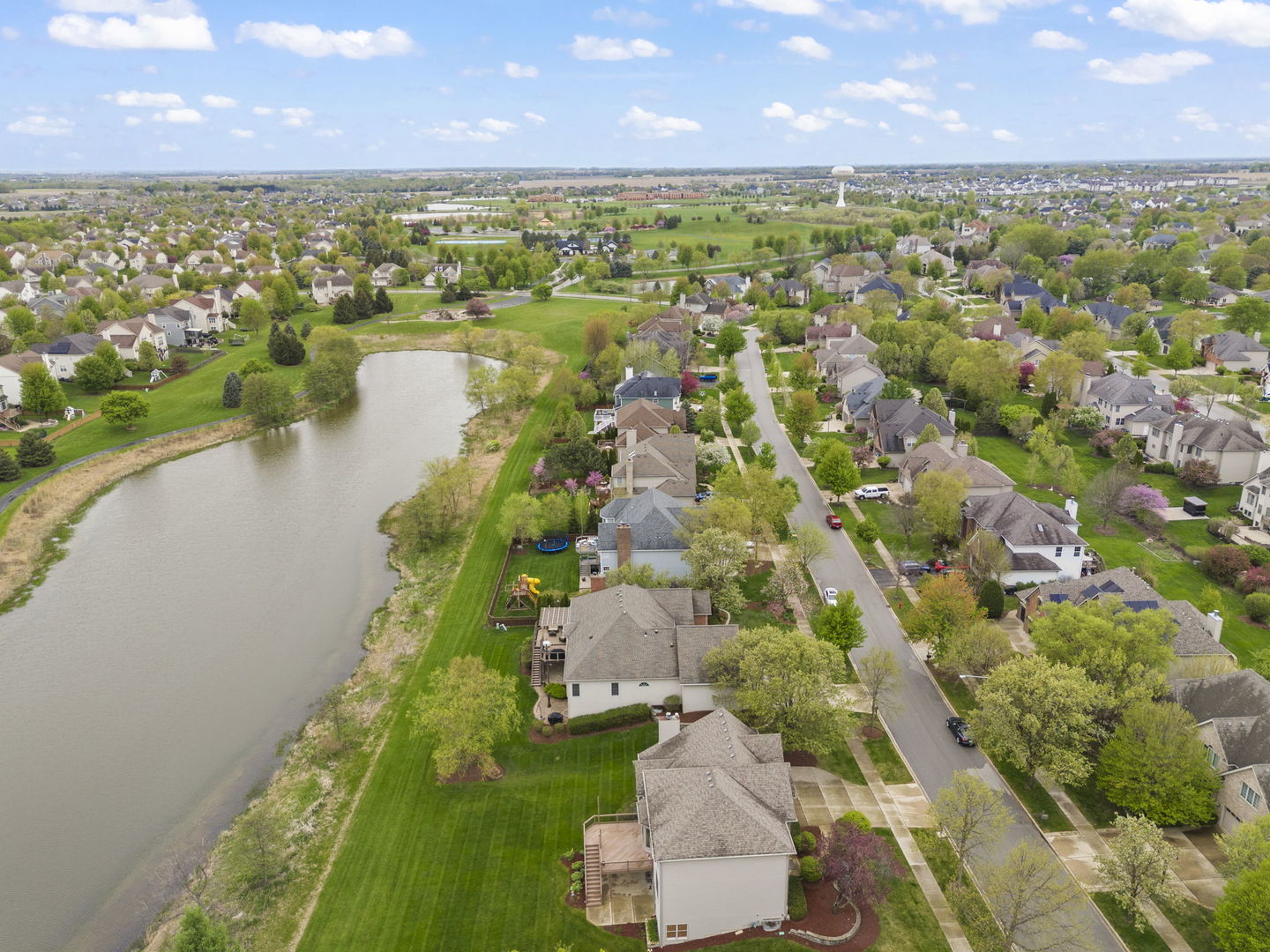 26125 Oakcrest Lane, Plainfield, IL 60585