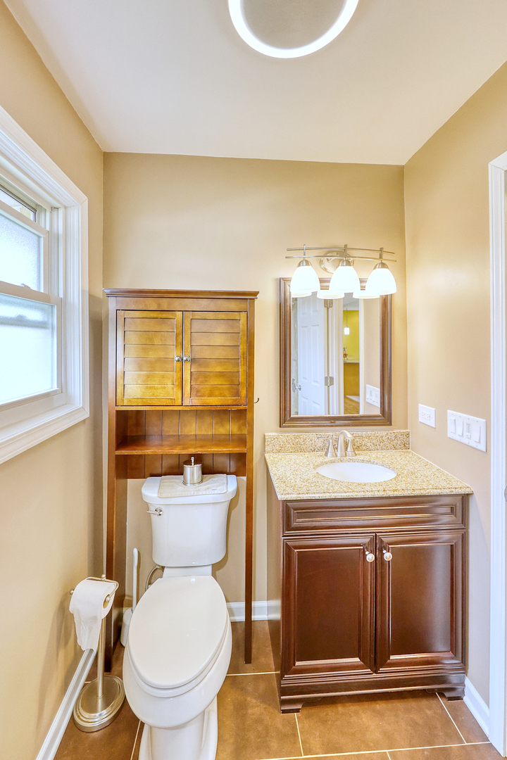 2073 Fox Lane, Des Plaines, IL 60018
