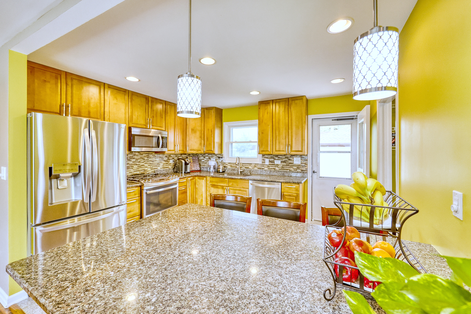 2073 Fox Lane, Des Plaines, IL 60018