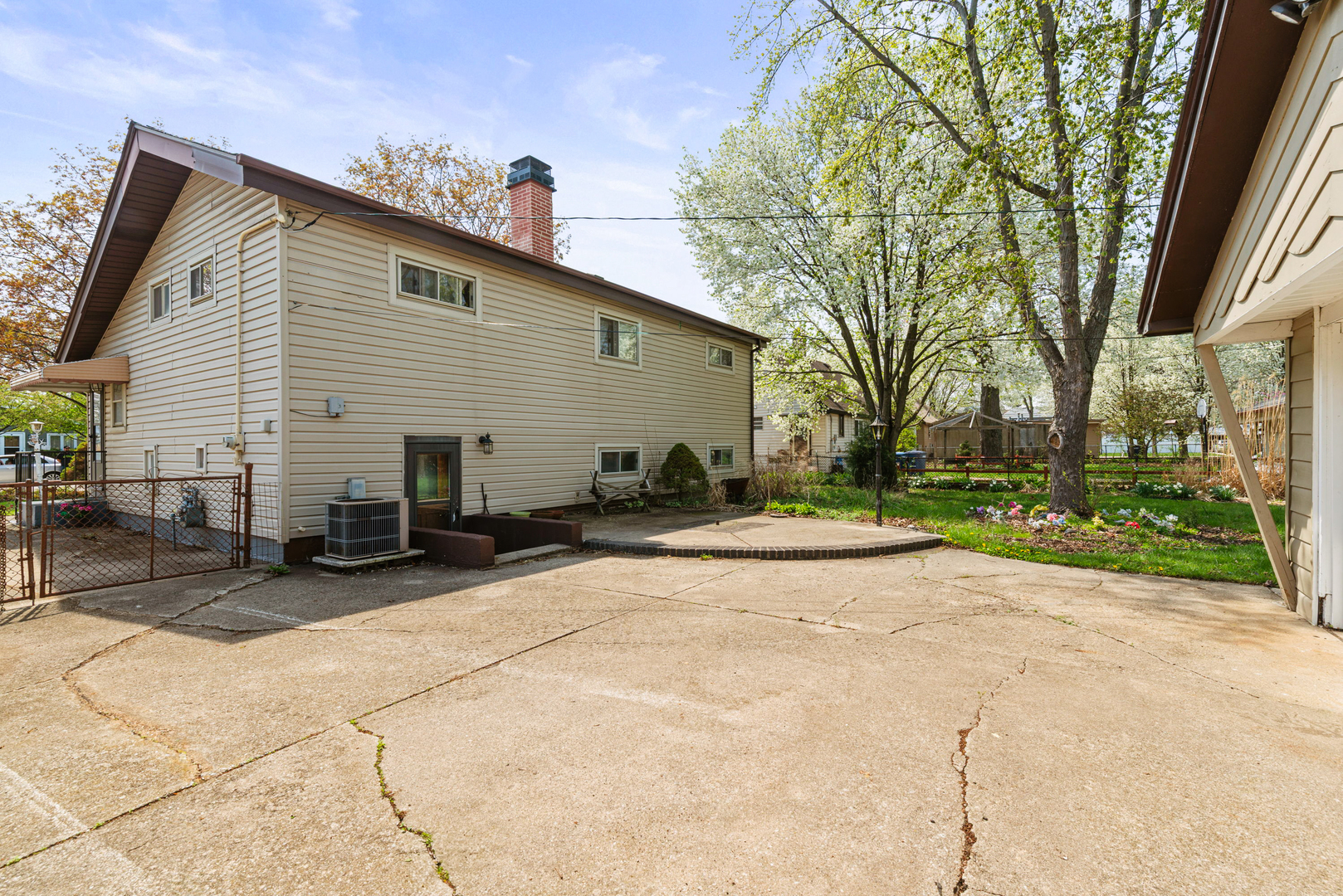 308 E Medill Avenue, Northlake, IL 60164