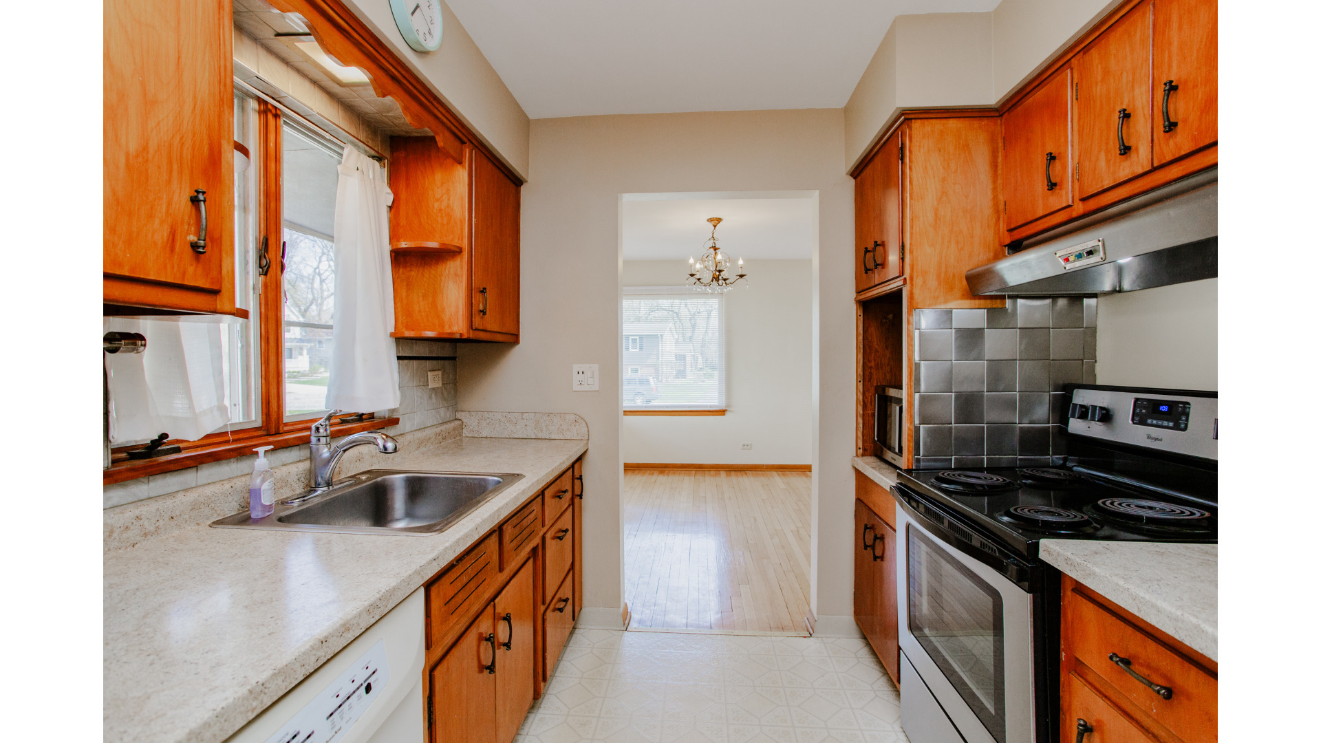 827 Diane Lane, Naperville, IL 60540
