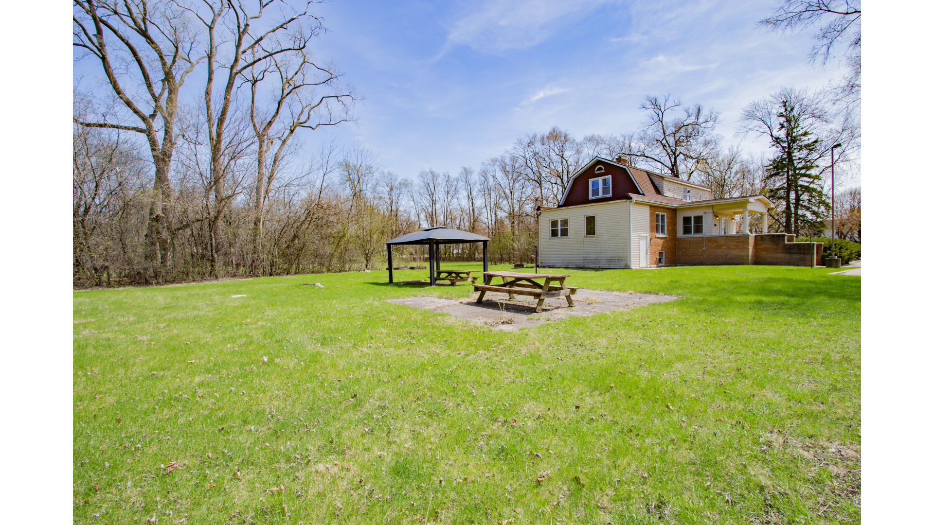 1305 Oswego Road, Naperville, IL 60540