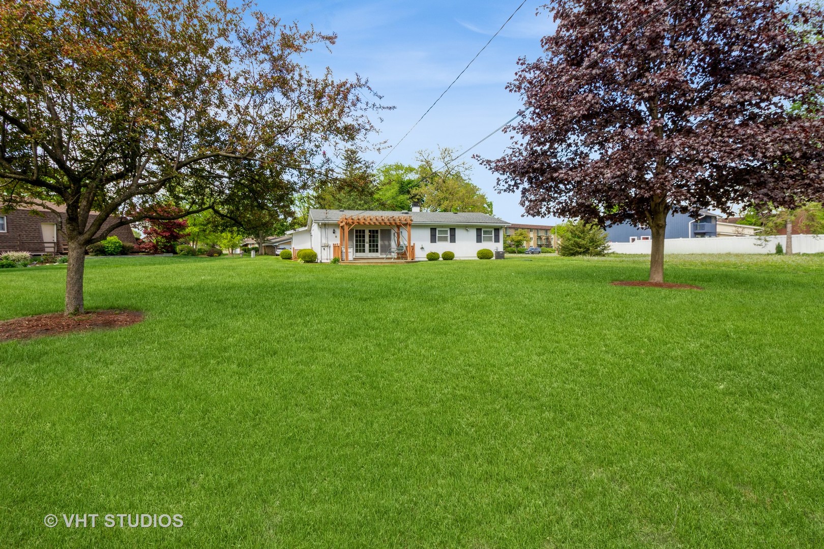 328 Pinecroft Drive, Roselle, IL 60172