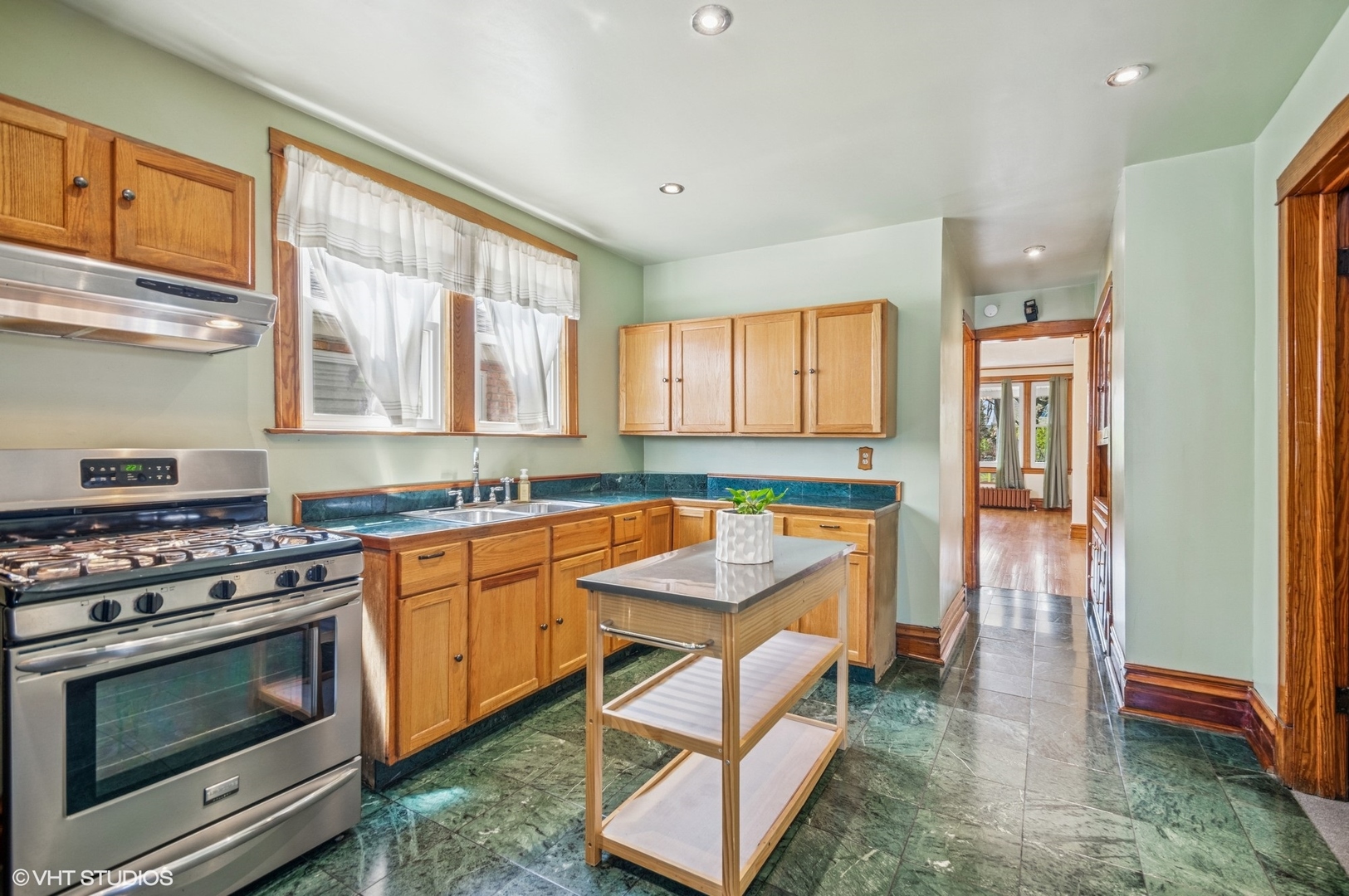 4339 N Ridgeway Avenue, Chicago, IL 60618