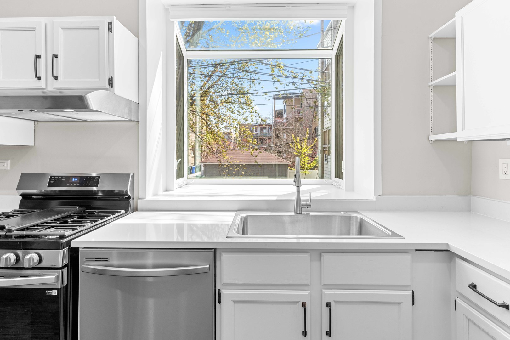 1253 W Elmdale Avenue #1E, Chicago, IL 60660