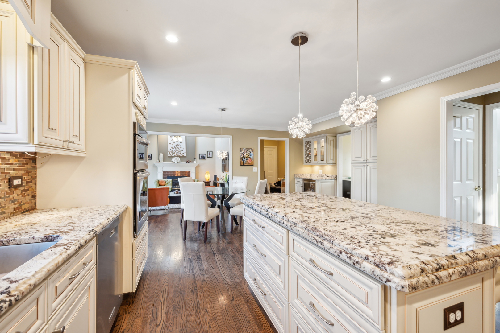 2707 Pennyroyal Circle, Naperville, IL 60564