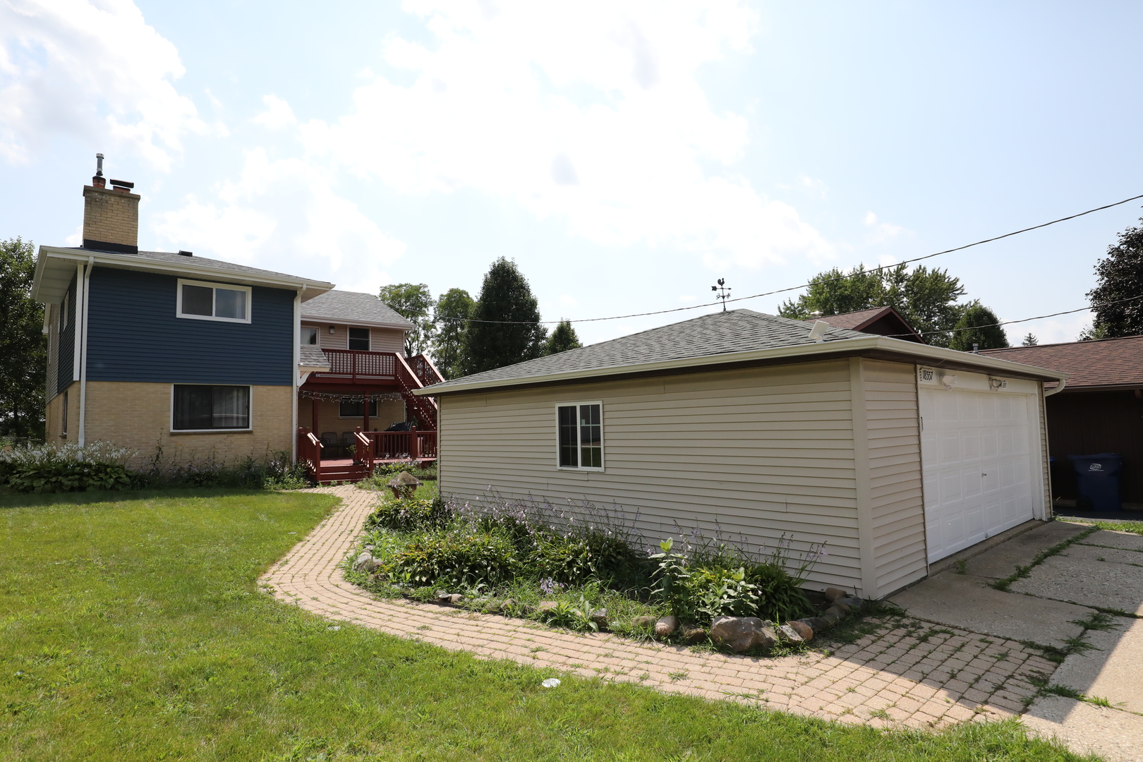 18557 W Country Lane, Grayslake, IL 60030