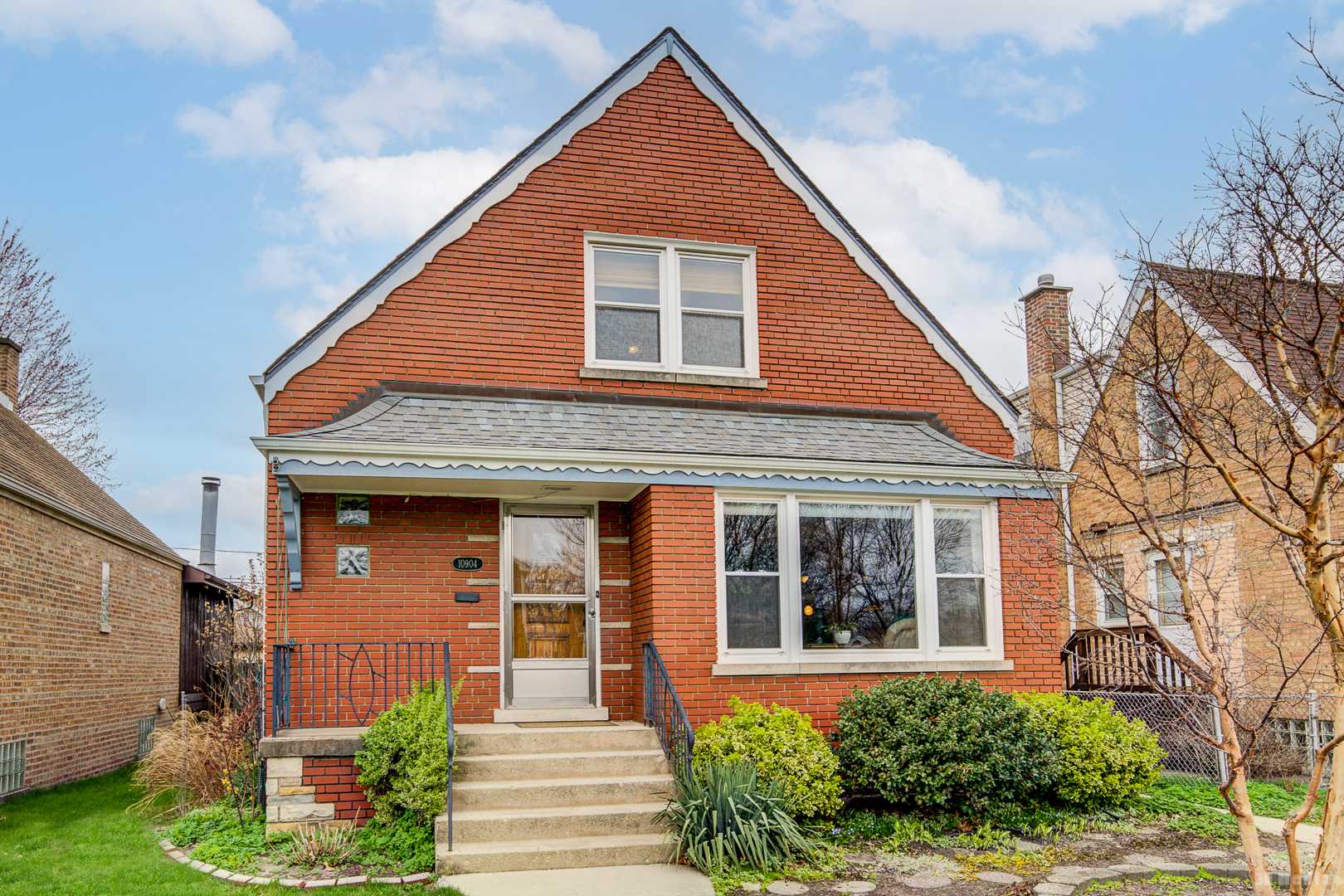 10904 S Central Park Avenue, Chicago, IL 60655
