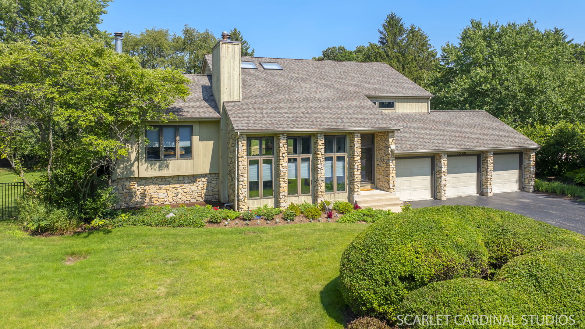 1S731 Bender Lane, West Chicago, IL 60185