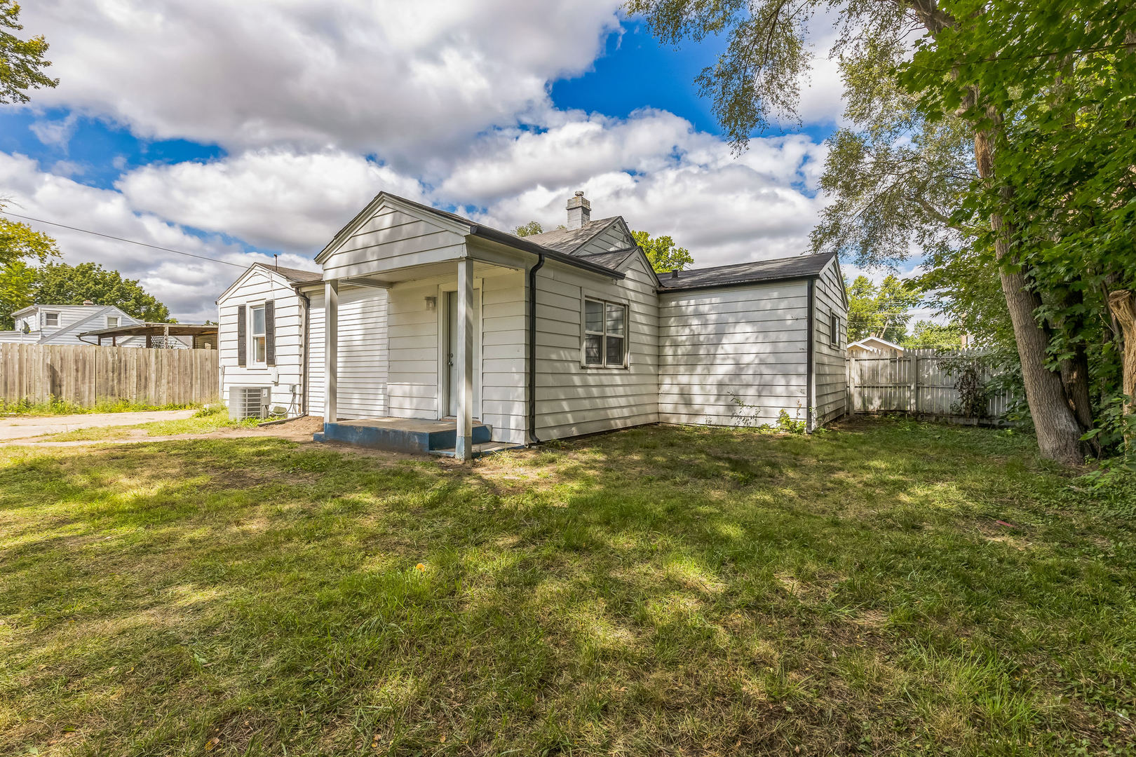 313 Grand Boulevard, Loves Park, IL 61111