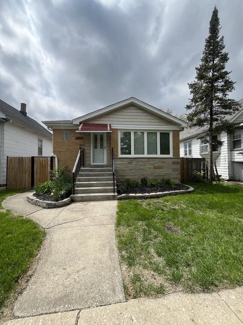 4440 N Mobile Avenue, Chicago, IL 60630