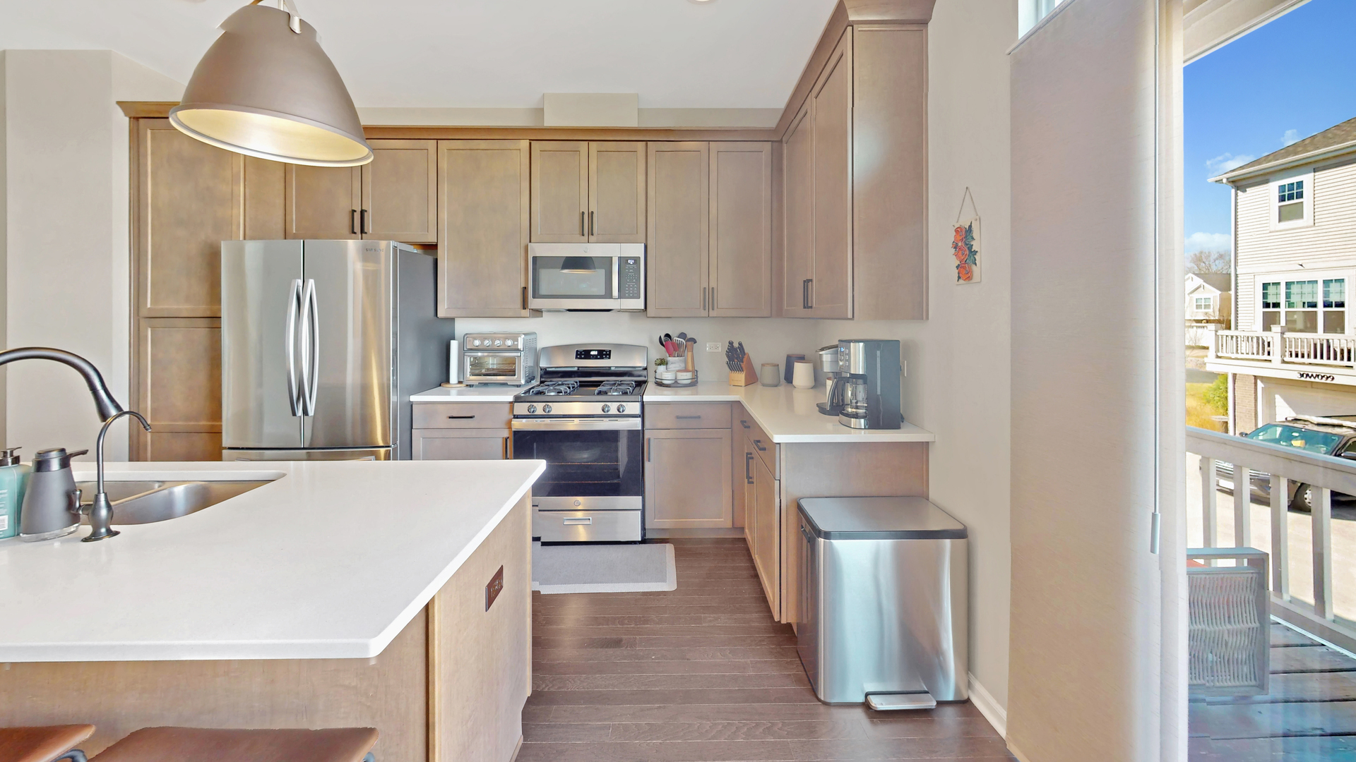 30w085 Brayman Court, Warrenville, IL 60563