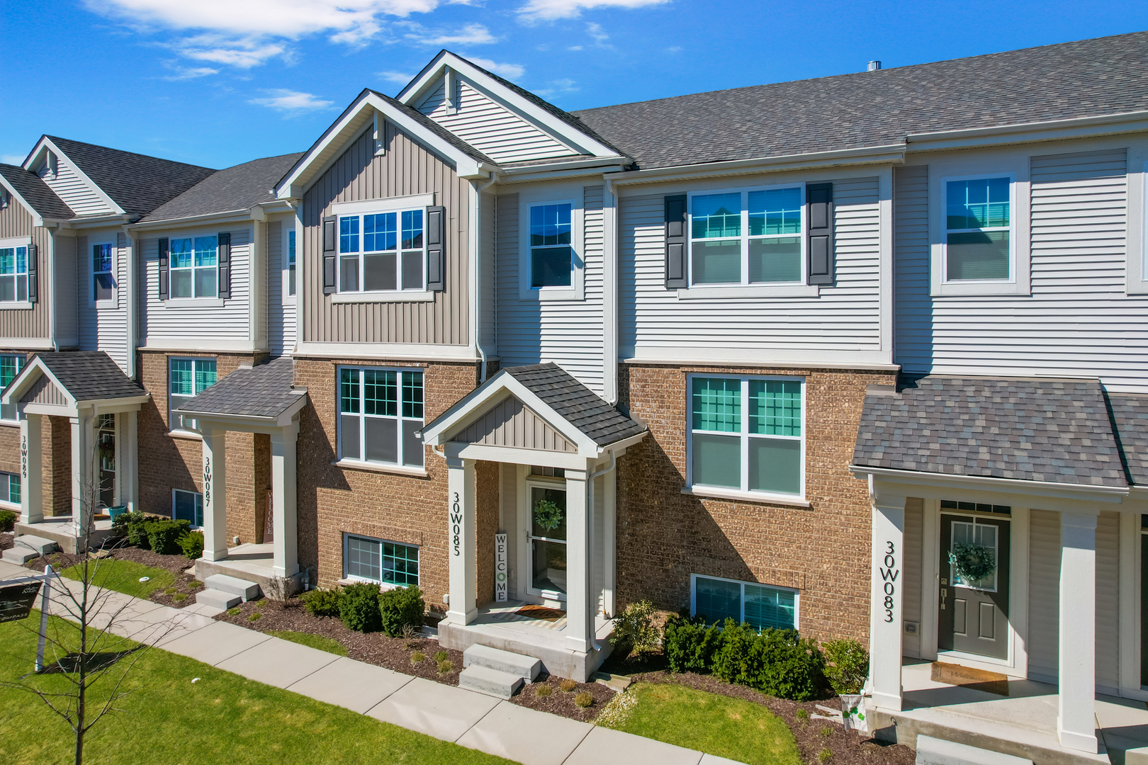 30w085 Brayman Court, Warrenville, IL 60563