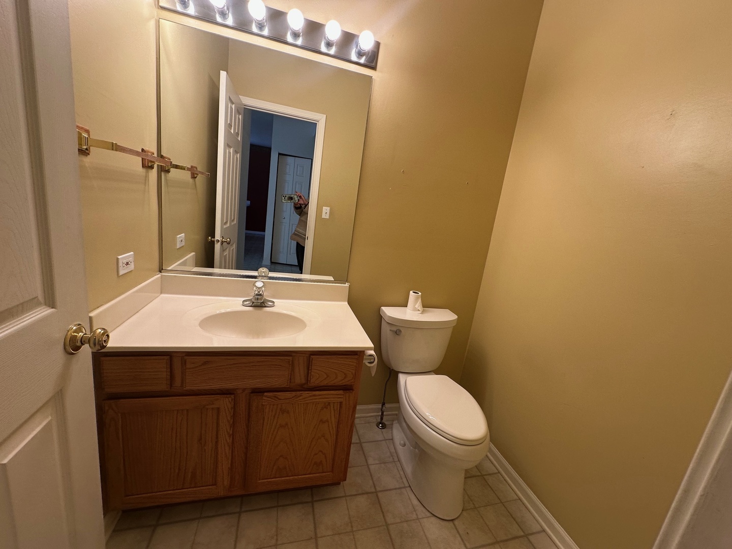 414 E Victoria Circle #414, North Aurora, IL 60542