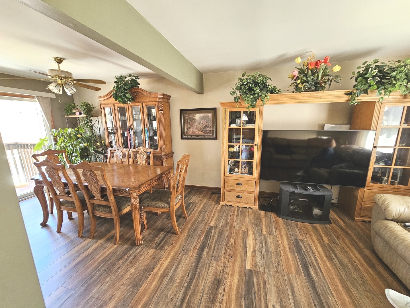 424 Greenview Drive, Park City, IL 60085