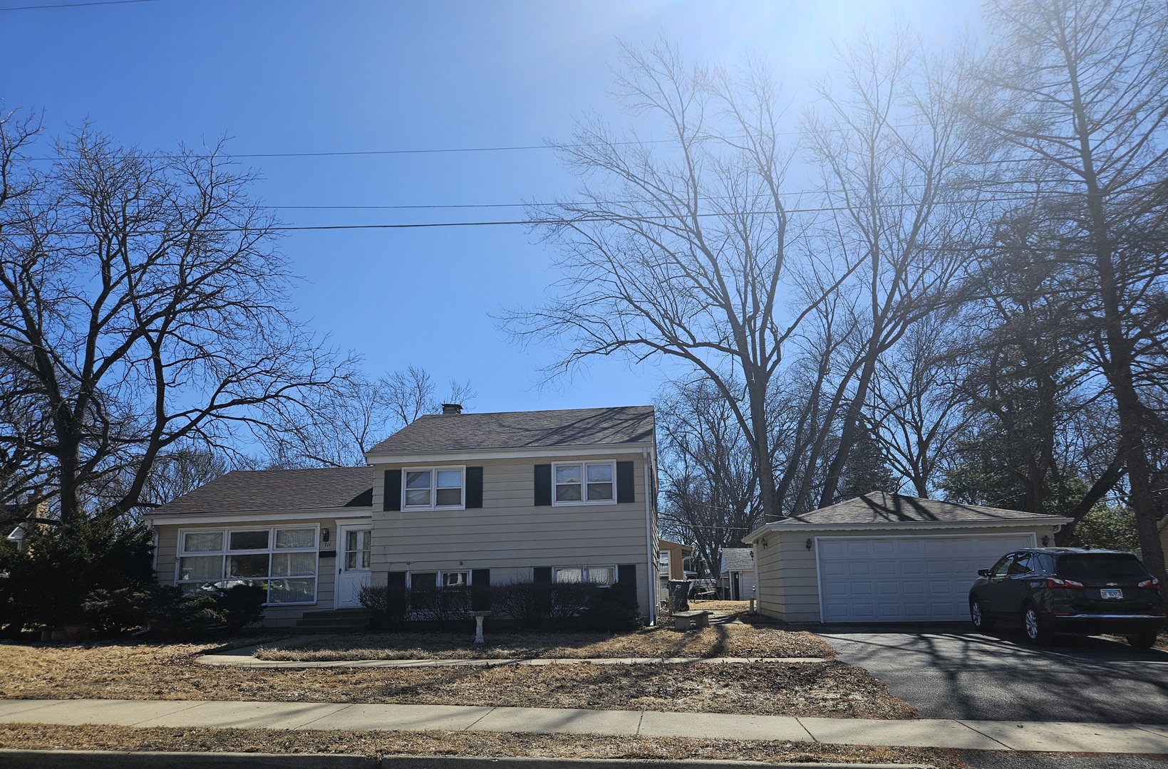711 Warwick Avenue, Barrington, IL 60010