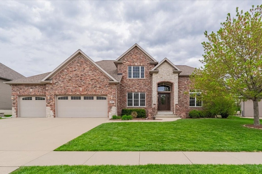 2804 Mowrey Drive, Bloomington, IL 61704