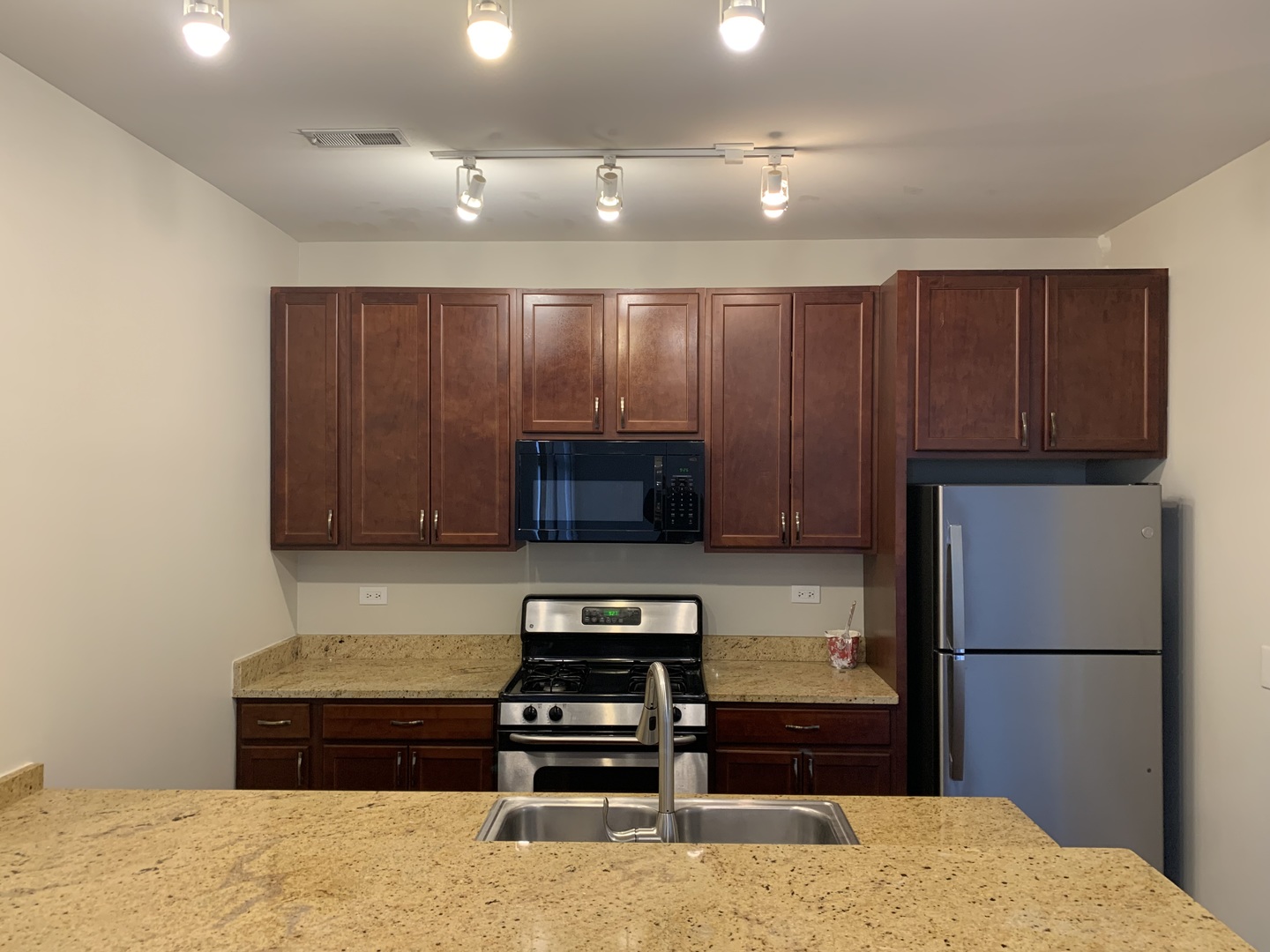 3300 W Irving Park Road #M3, Chicago, IL 60618